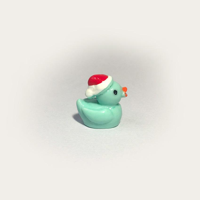 Vivid Luminous Duckling Pendant: Creative Micro-Landscape Ornament in Resin