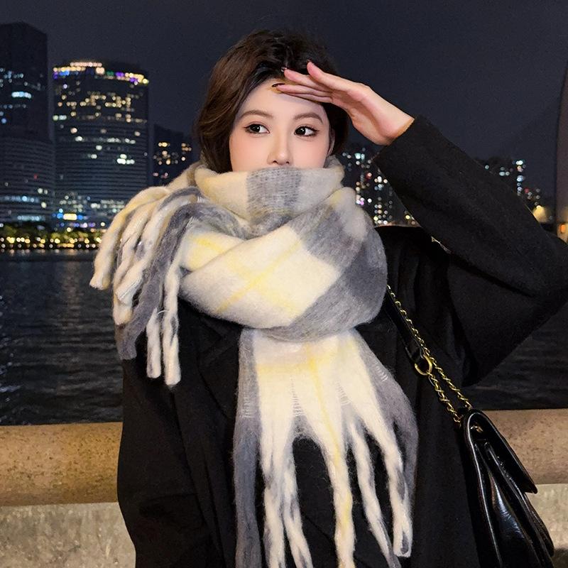 Korean Atmosphere, High-grade Plaid Fringed Scarf, Women's Winter New Versatile Thickened Warm Scarf, Shawl