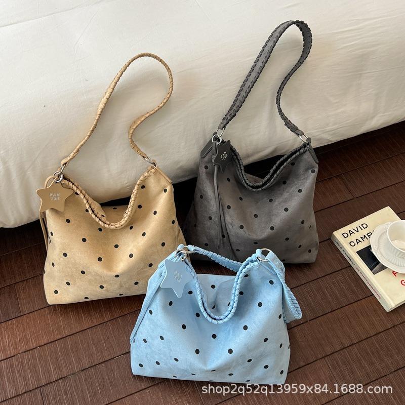 New fresh polka dot shoulder armpit bag sweet and relaxed student high value tote bag