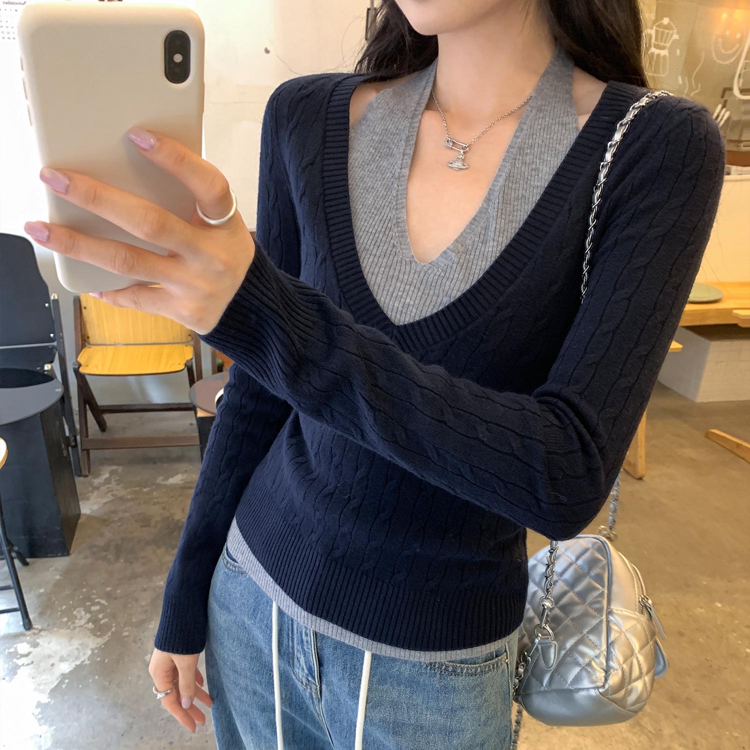 Women s Autumn 2025 Two-Piece Halter Cable Knit V-Neck Top with Long Sleeves Medium