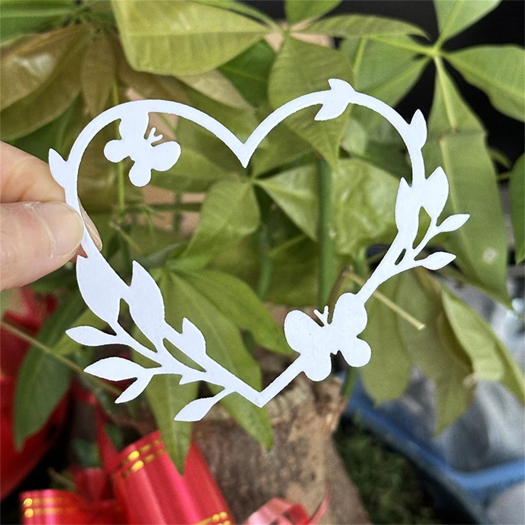 Heart Wreath Die Cut For Scrapbooking Card Making Photo Album Decorative Embossing Paper Die Carbon Steel Cutting Die