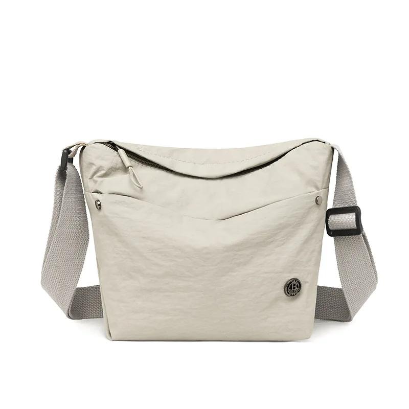 Ladies Fashion Nylon Messenger Bag-Spacious And Light, Versatile Solid Color, Zipper Opening And Closing, Suitable For Daily Use