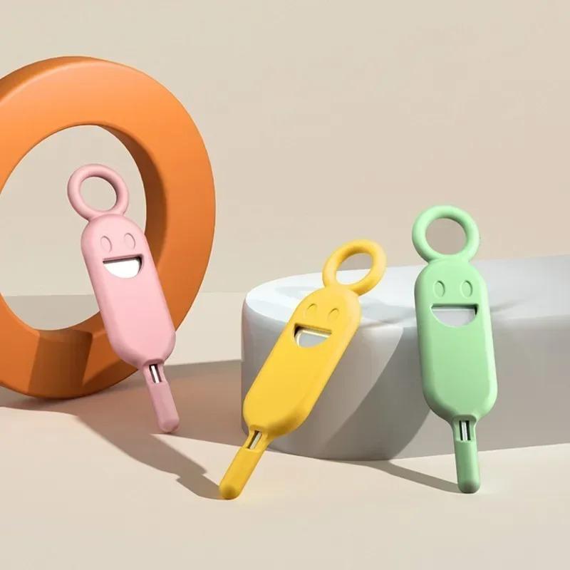 2 IN 1 SIM Handy Universal Kartenstift Smiley Gesicht Anti-Verlust Kartenstift Hülle Tragbarer SLM Langer Kartenstift Schlüsselanhänger Ring