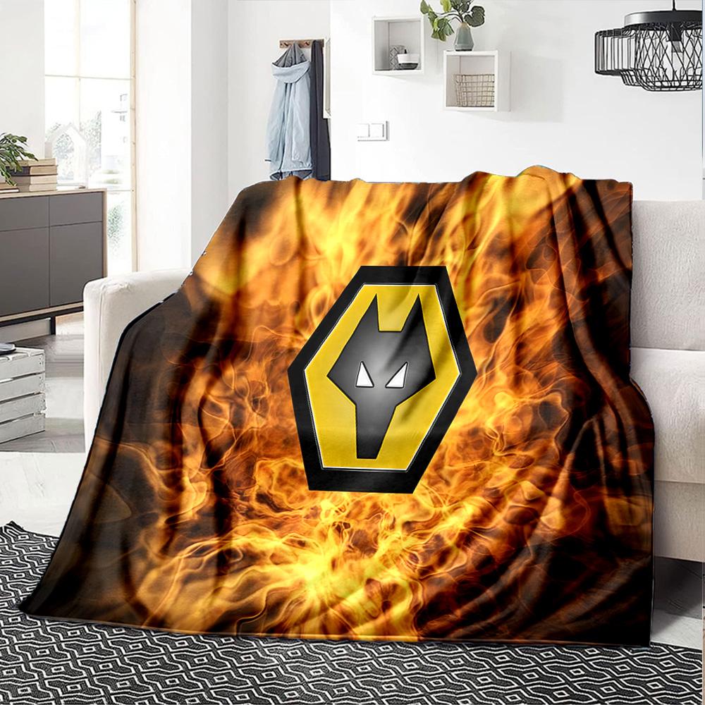 Flaming Wolves Emblem Wanderers Flannel Blanket, Soft Polyester, Modern Design, All-Season for Camping, Travel, Gifts for holidays or birthdays