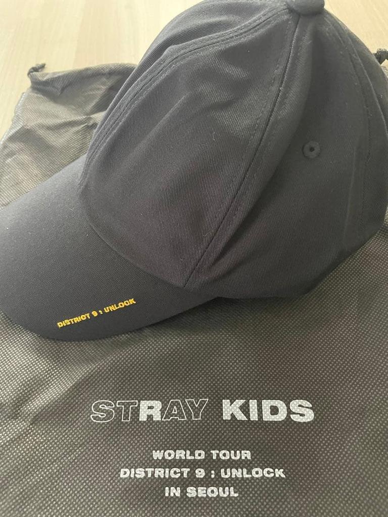 [USED] STRAY KIDS WORLD TOUR Cap