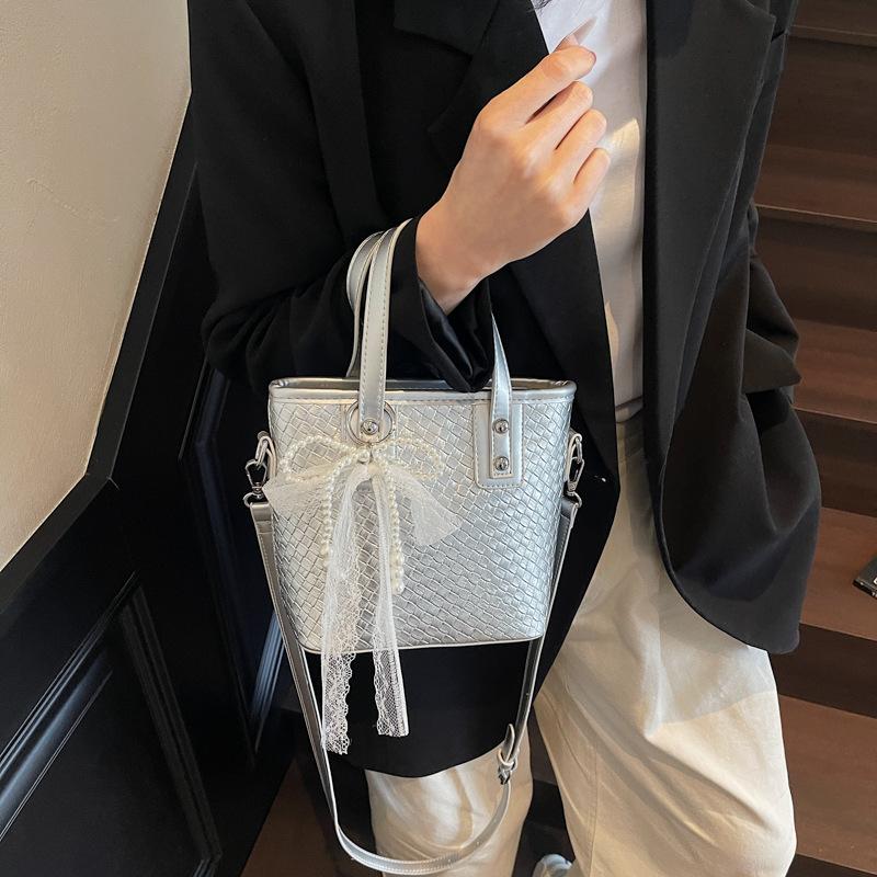 Premium sense simple portable bucket bag women's 2025 summer new fashion contrasting color messenger bag
