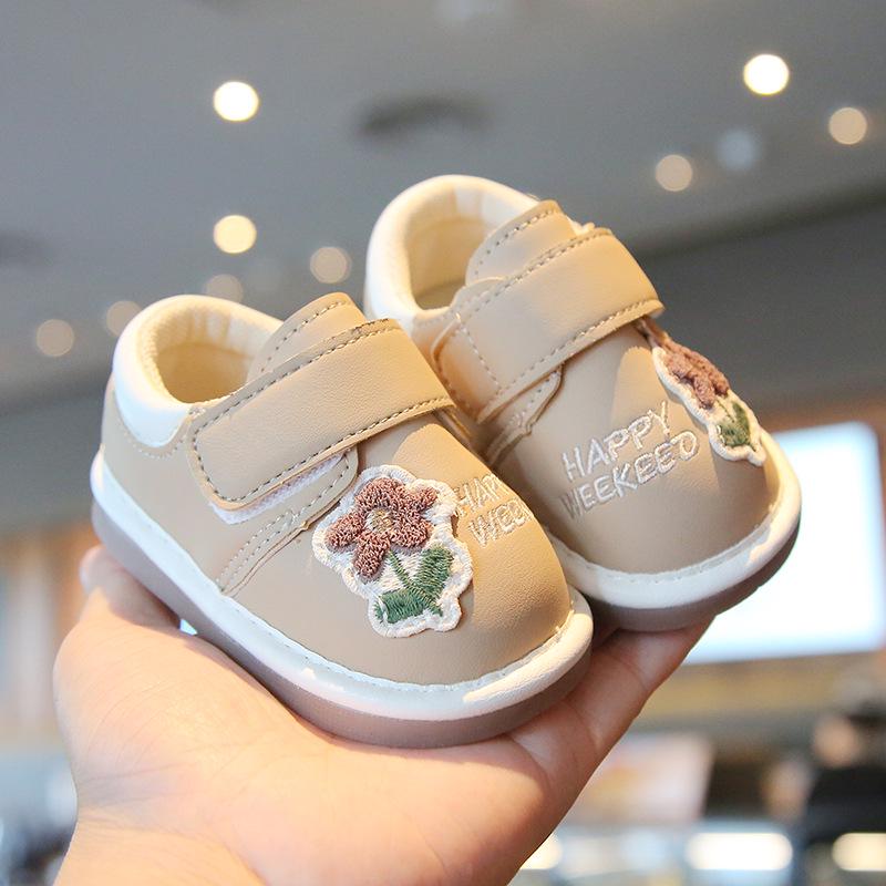 

Soft Sole Squeaky Princess Shoes for Infants and Toddlers – Velcro Fastening, Ideal for Spring and Autumn Size 16-20 (Pack of 5)