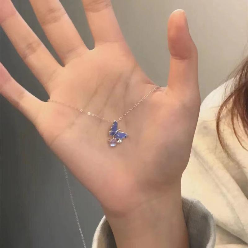 Bubble butterfly necklace female, niche design temperament flash diamond butterfly collarbone chain for girls
