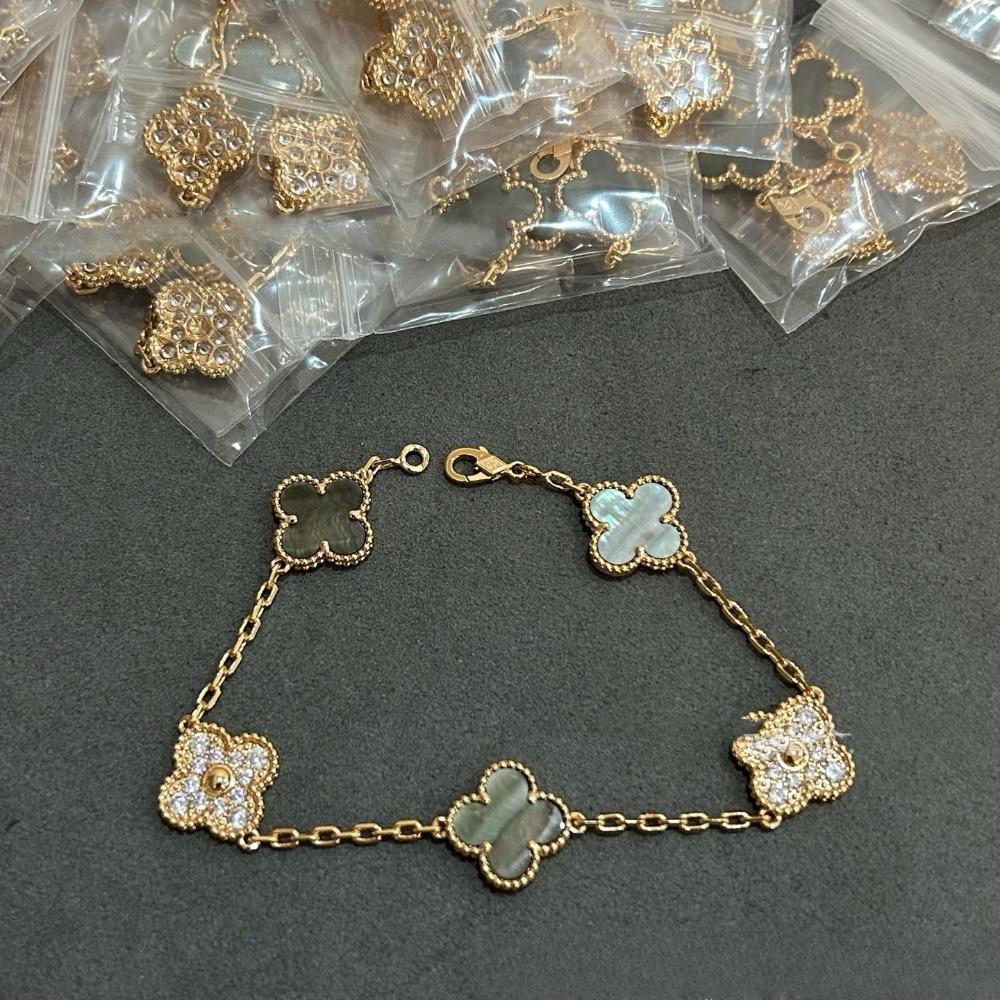 Wysokiej jakości czerwony chalcedon laserowy czterolistna koniczyna pięciokwiatowy bransoletka 18K różowe złoto lekka luksusowa biżuteria prezent dla dziewczyny