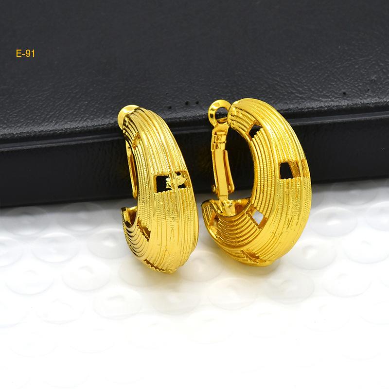 Dubai Bridal Jewelry 24K Gold Plated Earrings Exaggerated Vintage Nigerian Ladies Personalized Simple Earrings 2026