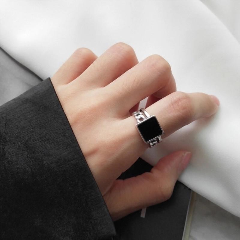 Korean Retro Black Square Index Finger Ring - Trendy European & American Style for Women