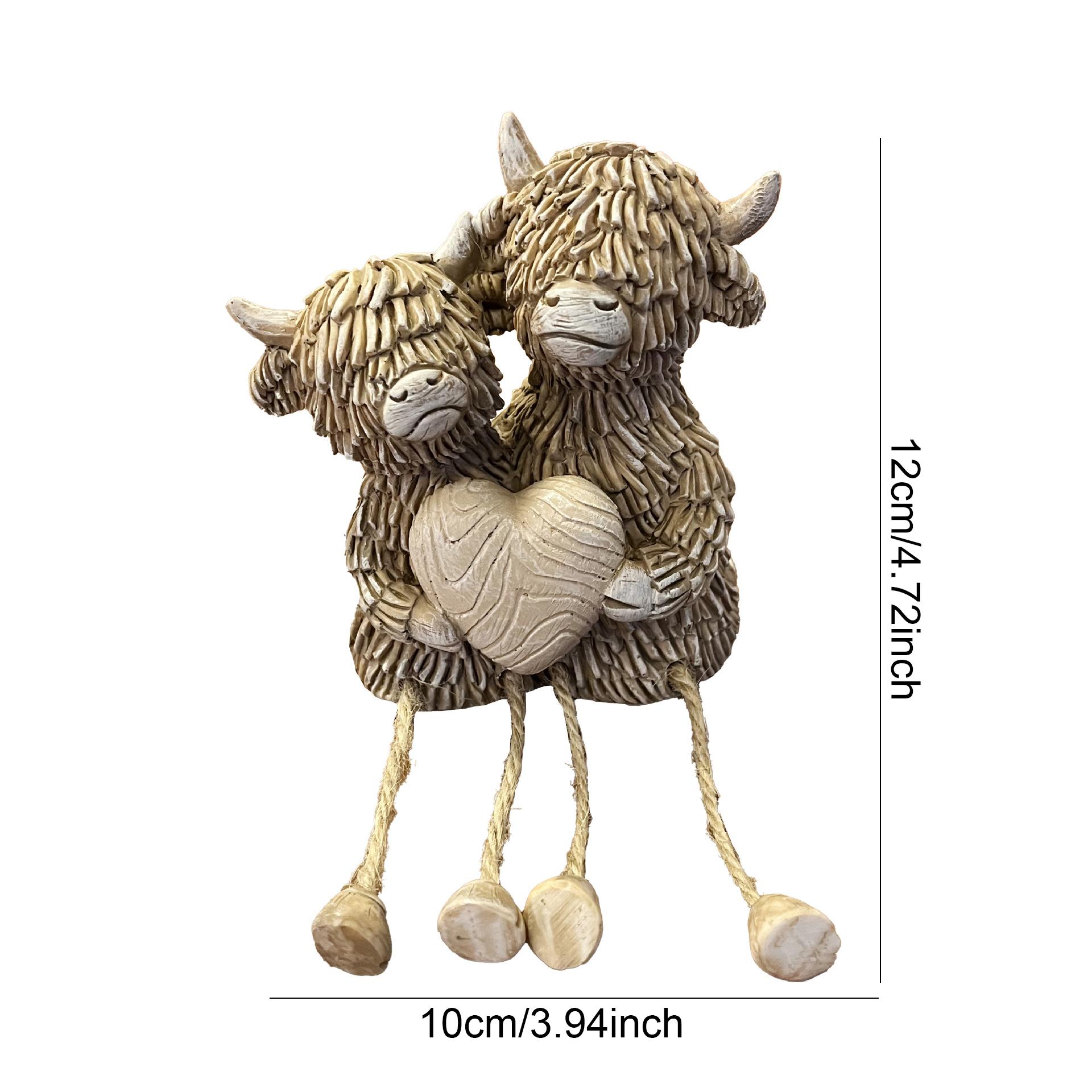 

A Romantic Couple Highland Cowhide Resin Ornament, Suitable for Living Room, Bedroom Home Desktop Decoration светло-коричневого