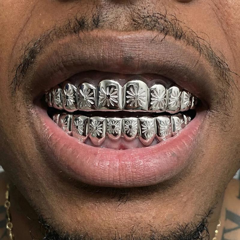 Factory Sales Hip-hop Rapper's Floral Silver Gold Color 12 Tooth Gold Grillz Teeth Braces