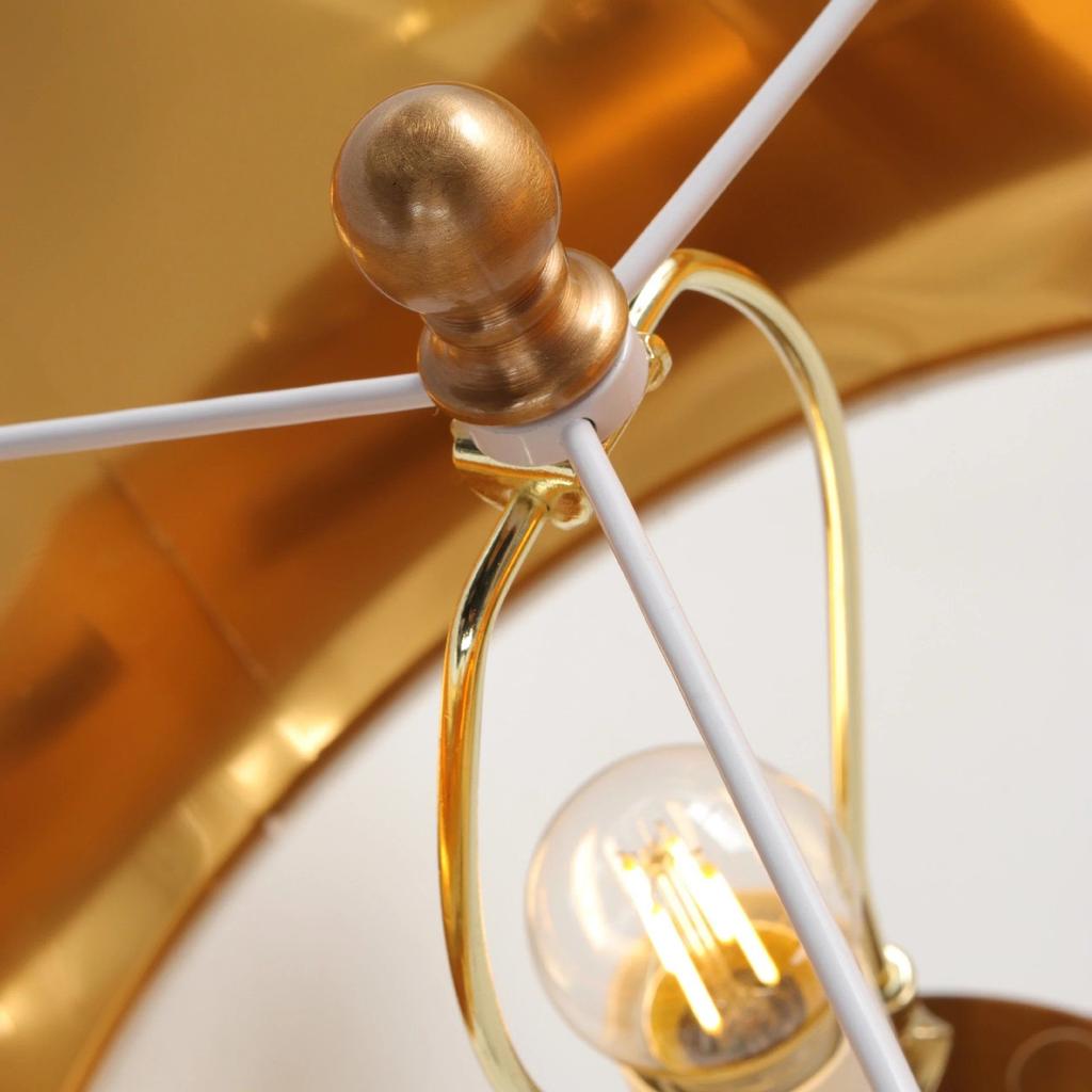 New metal-shaped Nordic light luxury modern bedroom, study and hotel model room special golden decorative table lamp