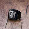 Vnox 18mm klobiger Siegelring für Männer schwarzer Edelstahl mit eingraviertem Royal Initialen-Buchstaben-Anfangsstempelring individueller Schmuck