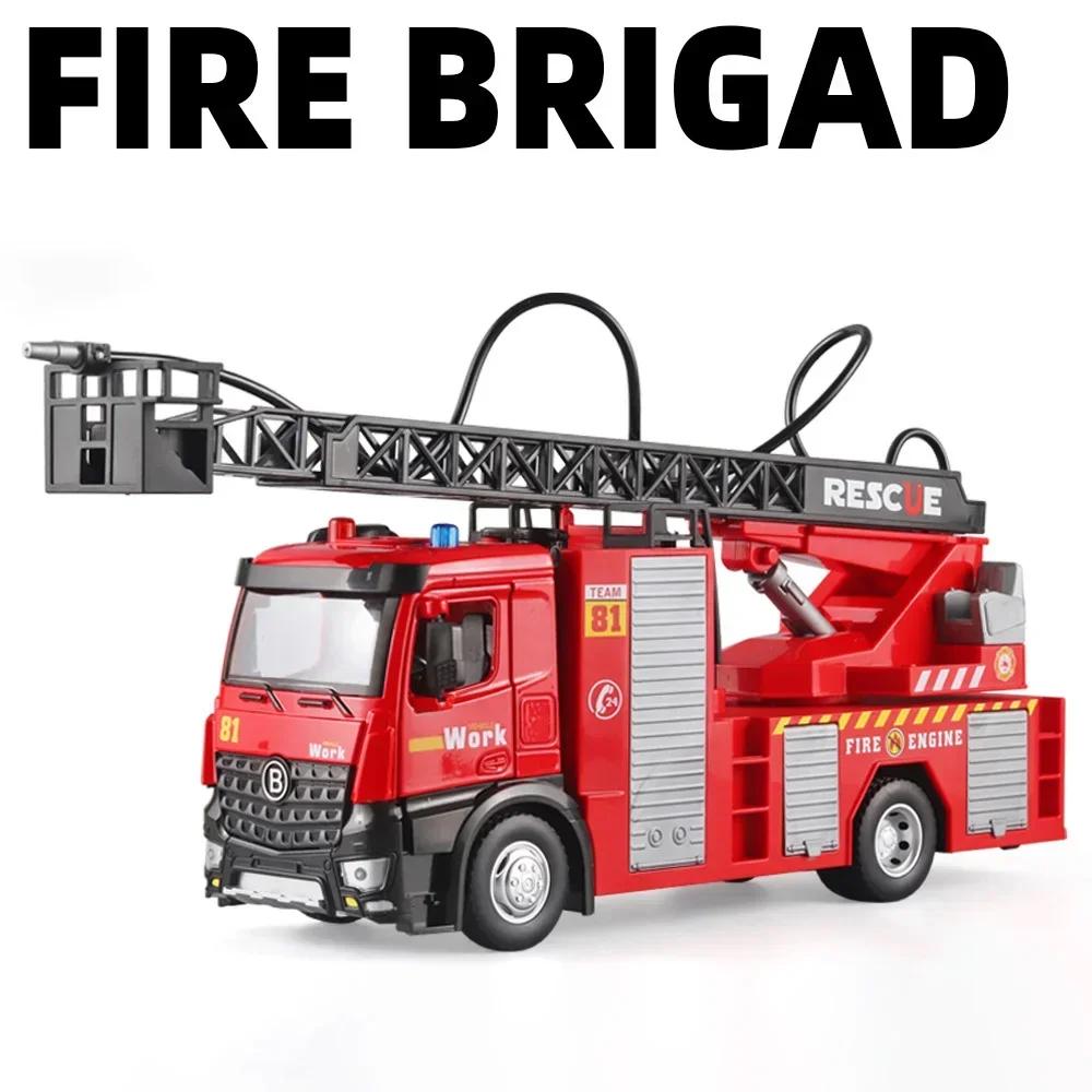 1:18 Scale Fire Truck Model Toy Car Light Music Alloy Body Water Spray Sprinkler Vehicle Models for Children's Birthday Presents