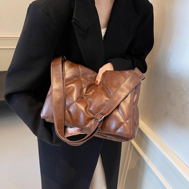 Luxury Casual Shoulder Bag Female Soft Quilted Black Messenger Bags 2024 Winter Thick Design Crossbody Bag Warm Down Lady Handbag