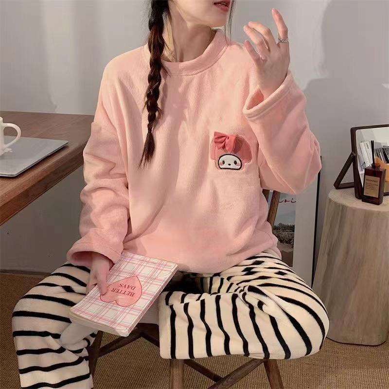 Dam Pyjamas Set i Flanell och Korallfleece med Rutmönster - Varma och Mjuka Sovkläder för Höst/Vinter