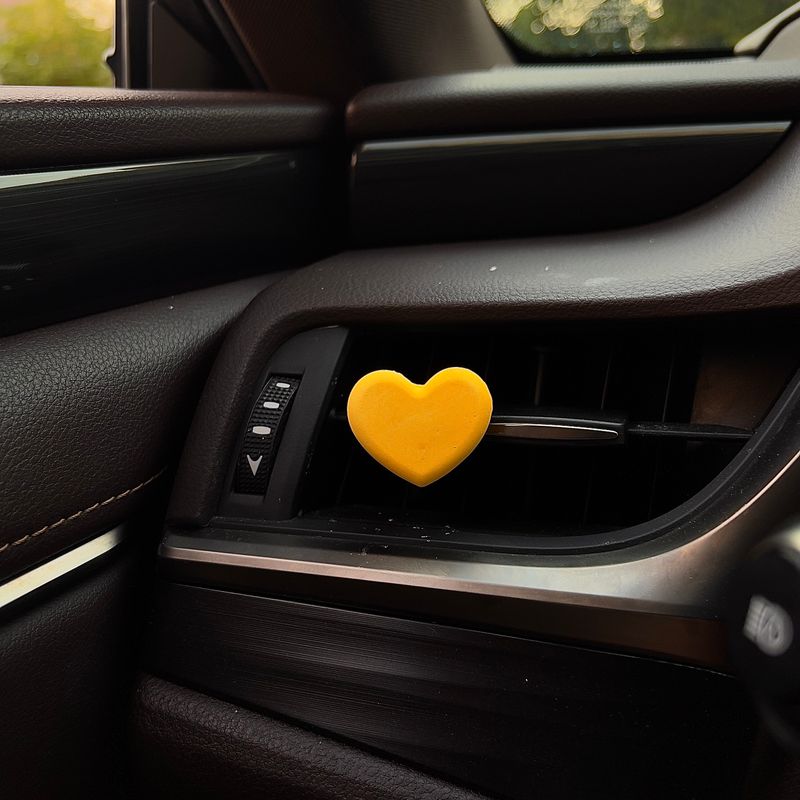 

A Lucky and Cute Star Heart-Shaped Car Air Freshener for Air Conditioning Vent Decoration, Car Perfume Diffuser Stone Love