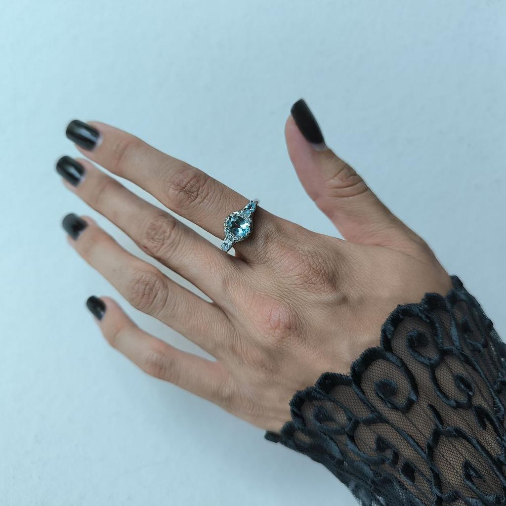 Silver Ring with Natural Topaz 2.048ct, Item Weight 2.91 G (2188278)