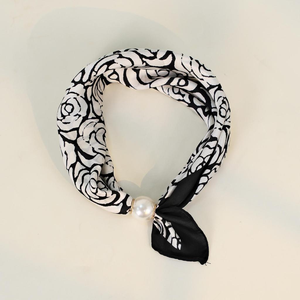 Elegante Sciarpa di Seta Magnetica con Fiori di Cashmere a Pois