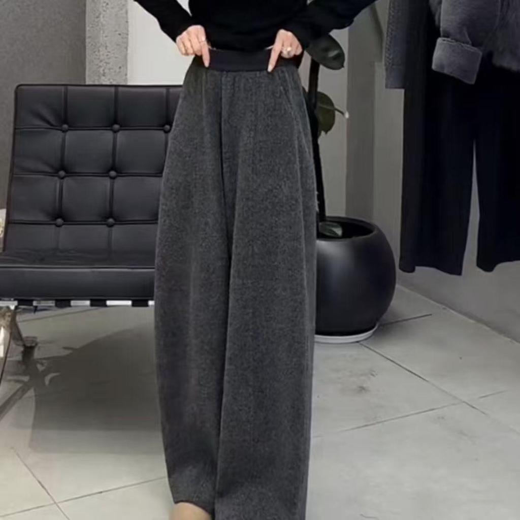2025 Winter Women's Plus Size Velvet Wide-Leg Slimming Banana Pants - Warm, Versatile, and Casual