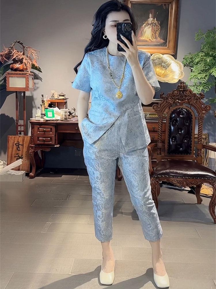 

Plus Size Women s Summer Suit - Chic Jacquard Chinese Style Top and Pants XL
