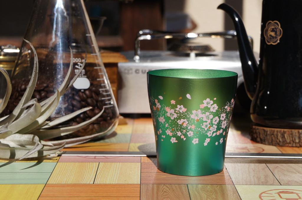 HORIE Pure Titanium Sakura Saku Made in Niigata Prefecture Double-Walled Tumbler, (Sakura Design), 250cc, Green, T15SS250G, Tsubame,