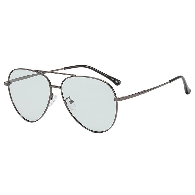 Men Photochromic Polarized Sunglasses Driving Fishing Chameleon Glasses Change Color Sun Glasses Classic Pilot Eyewear UV400