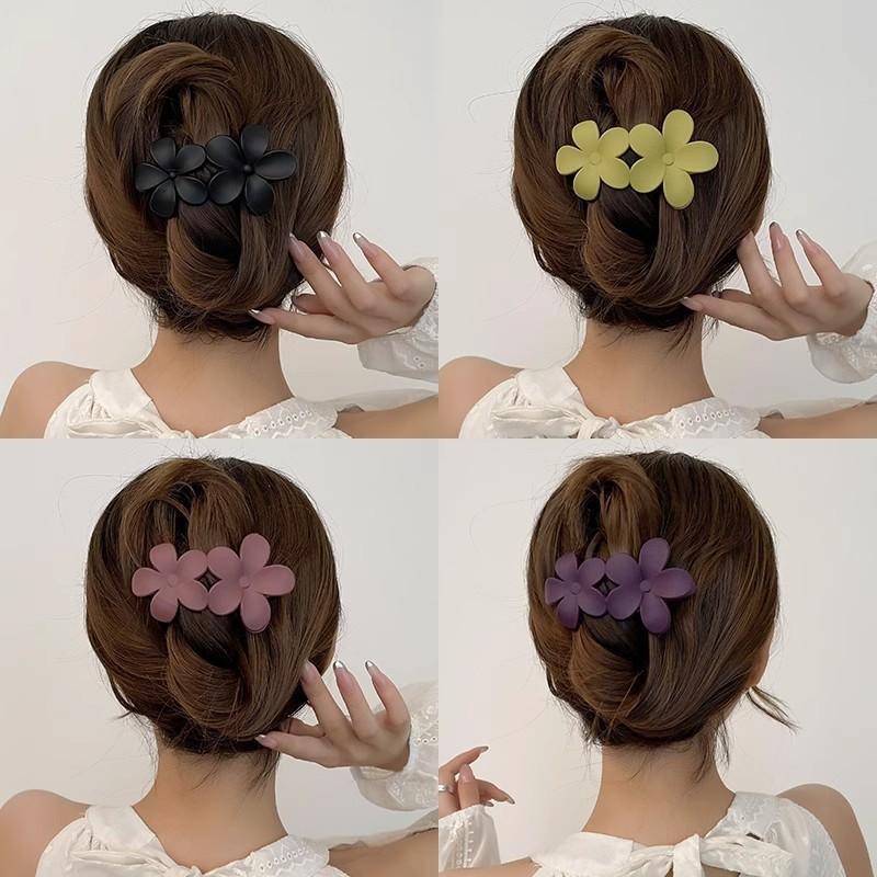 Matte Flower Hair Clip: Versatile Women's Duckbill Accessory for Updos