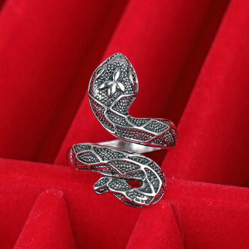 Korean Temperament Snake-shaped Women's Fashion Ins Open Trend Fashion Index Finger Ring
