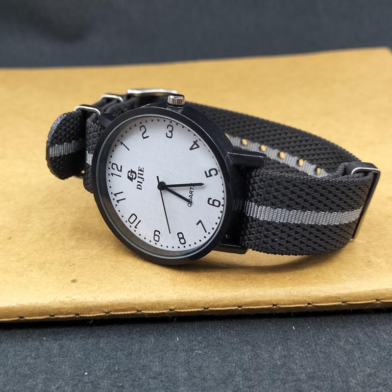 Cinturino per Orologio in Nylon Integrato Stile NATO (20-22mm)