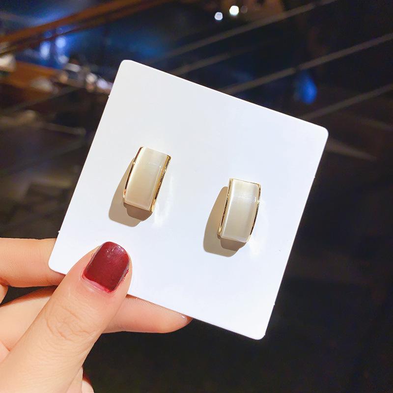 Silver Needle Diamond Stud Earrings: Elegant, Simple Design for Women