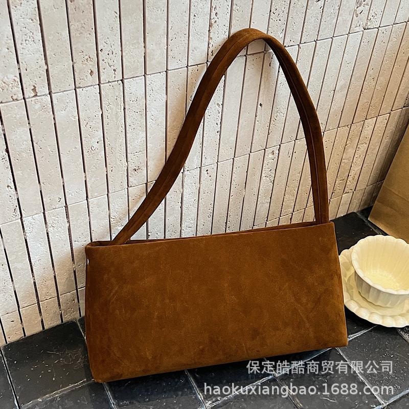 Underarm Bag Women's Autumn and Winter Versatile 2025 New Fashion Niche Design Shoulder Messenger Bag High-end Baguette Bag