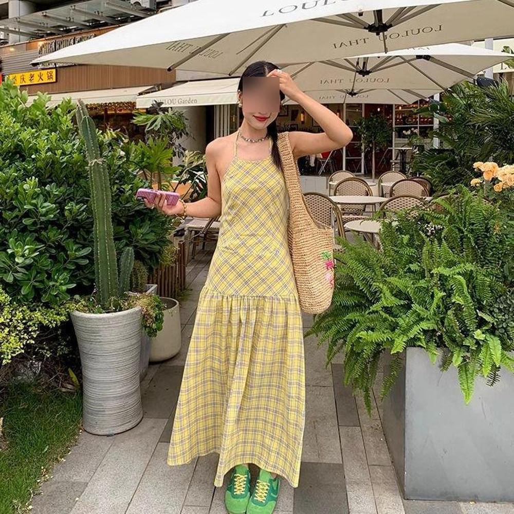 Sweet yellow plaid halterneck yellow dress women's summer cautionary machine backless A-line skirt temperament long skirt