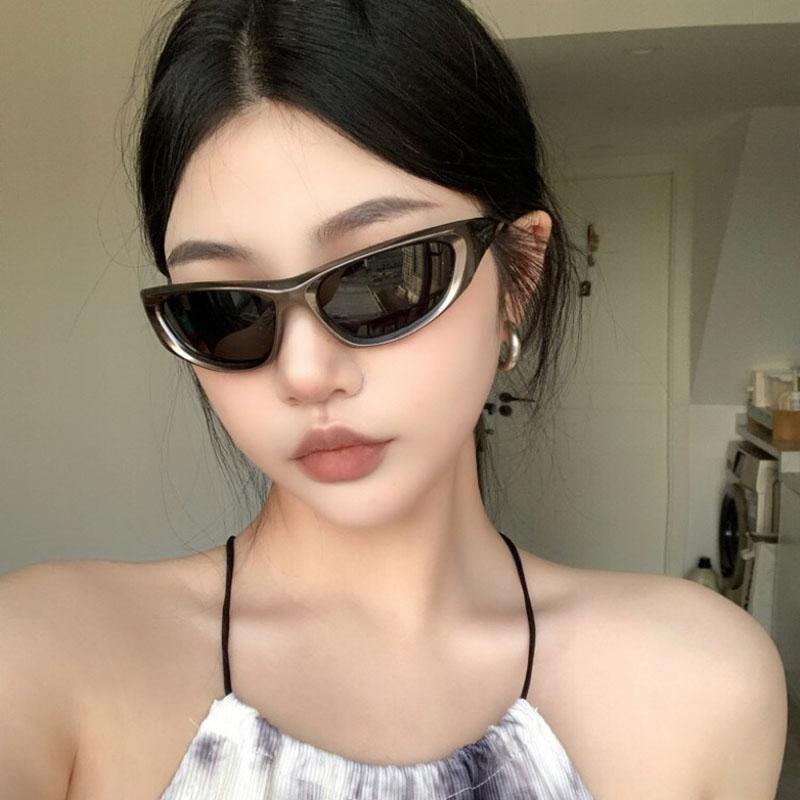 Vintage Retro Sunglasses Women Punk Stylish UV Protection Cool Sun Glasses Bicycling Performance Female Eyewear