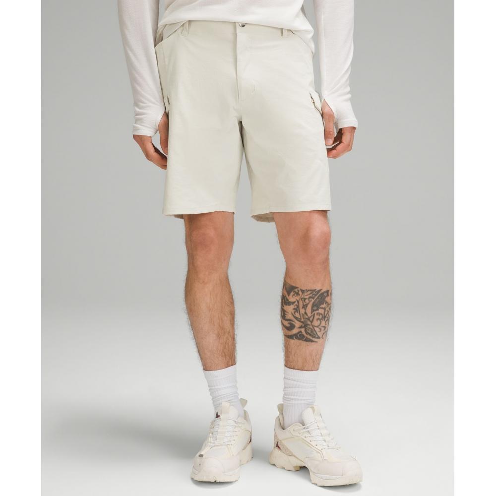 

Lululemon Classic Fit Hiking Cargo Short 9 Bone 38