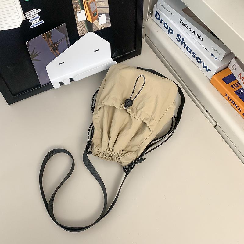 Simple Drawstring Messenger Bag Casual Shoulder Bag Trendy Outdoor Mobile Phone Bag Bundle Mouth Personalized Lightweight Bucket Bag