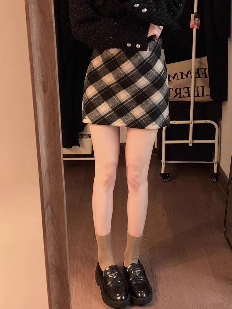 2024 Korean Style Women's High Waist Plaid Wool Midi Skirt - Plus Size, Slimming A-Line, Autumn/Winter Collection.