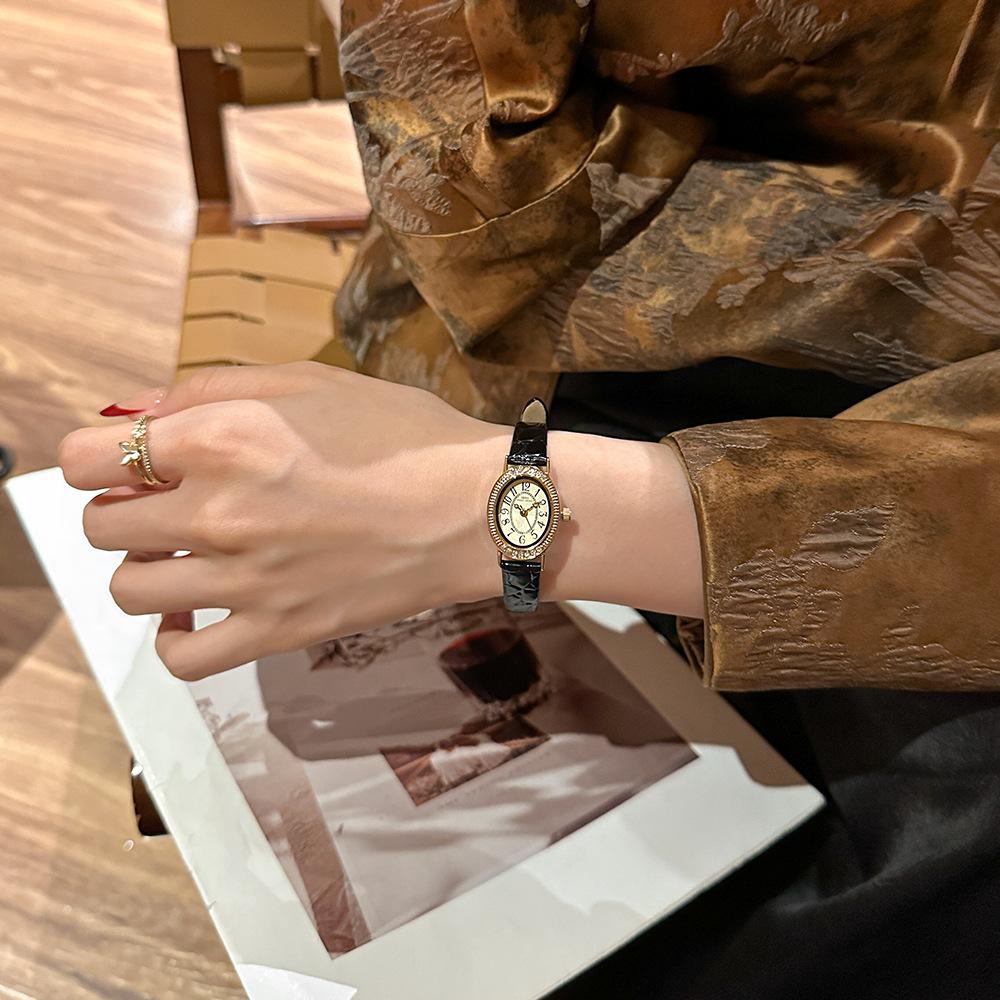 Oval Belt Diamond Women'S Watch Small Dial Retro Exquisite Waterproof Women'S Watch Fashion Temperament
