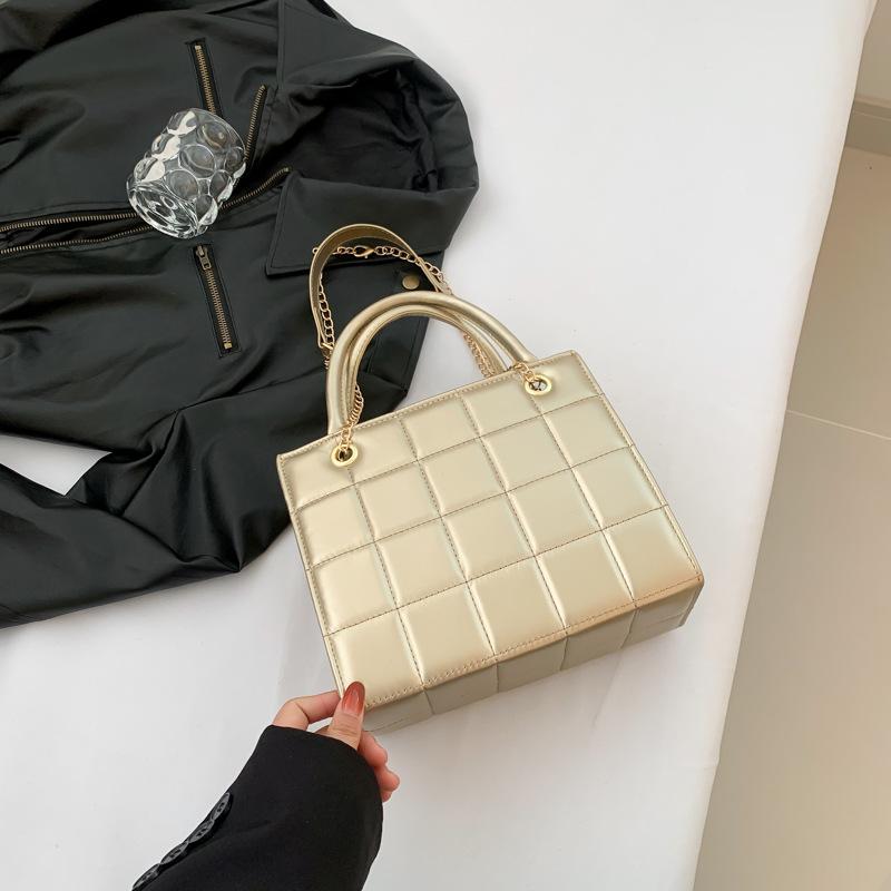 

Ретро текстурная цепочка маленькая сумка женская 2025 весна новая универсальная сумка через плечо темпераментная маленькая квадратная сумка шампанского