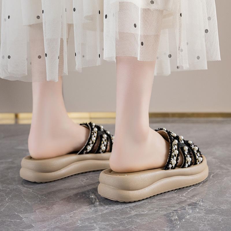Thick-soled slippers women's summer outer wear with skirts 2025 new soft-bottomed beach pearls heightened one-word cool slippers