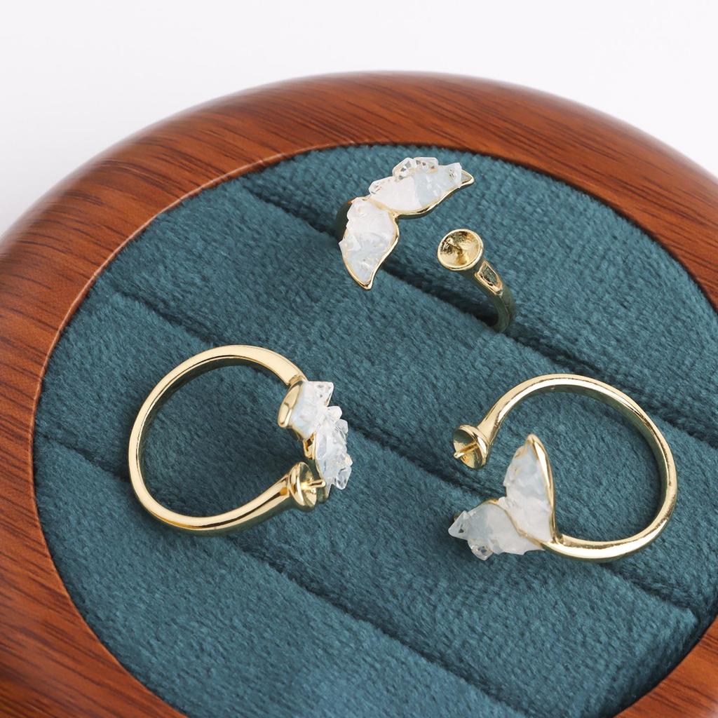 14K Gold-Plated Light Green Crystal Fishtail Adjustable Ring Holder.