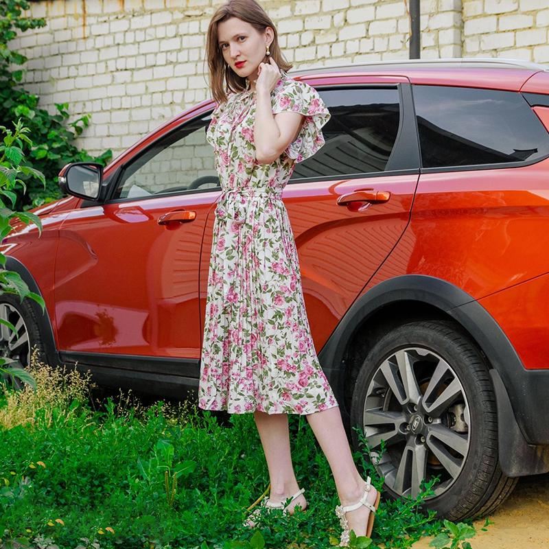 Letní dámské bílé květy s potiskem dámské jaro léto vintage ležérní šaty s krátkým rukávem do O-výstřihu do poloviny lýtek