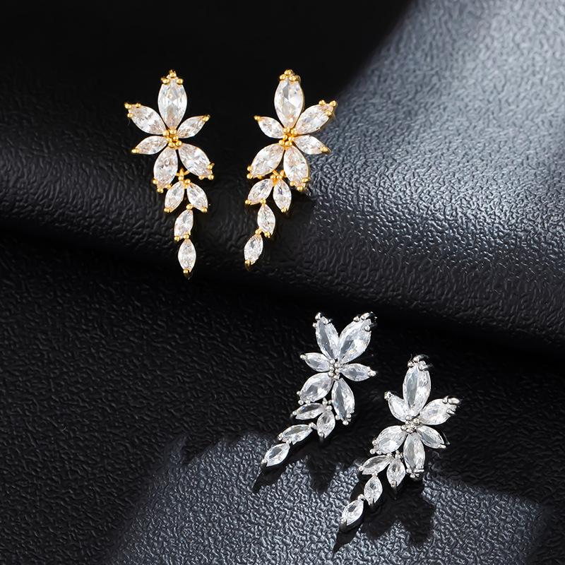 Super Flash Copper Inlaid Zircon Stud Earrings, Celebrity Women's Elegant Temperament Earrings, High-end Light Luxury Bridal Earrings Accessories