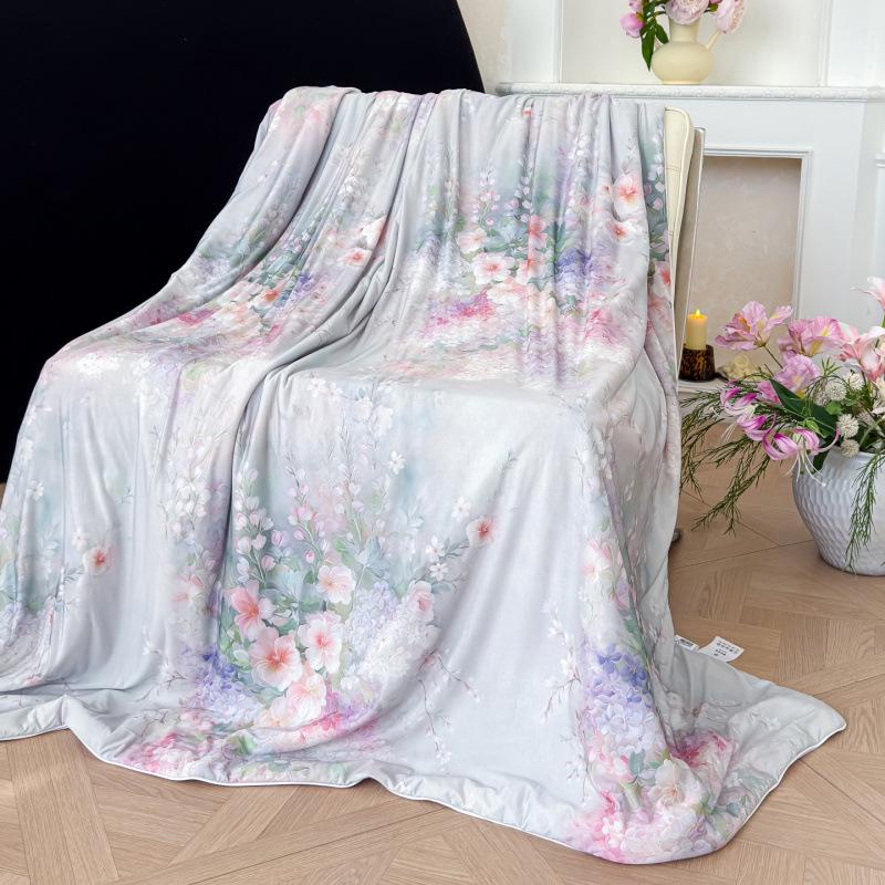 Summer Silk Quilt: Digital Print Floral Air Conditioning Comforter