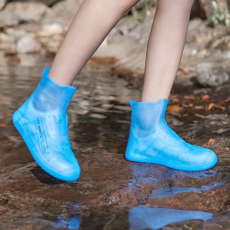

Waterproof Non-Slip Silicone Rain Boot Covers for Adults - Wear-Resistant for Spring and Summer XL (40-42) синій