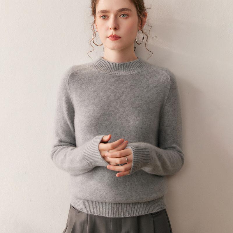 Women's Cashmere Knit Sweater: Soft, Thick, Slimming, and Loose Fit with Saddle Shoulder for Autumn and Winter.