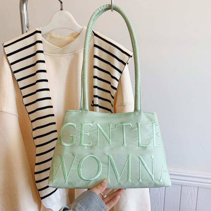 

Niche design letter trend versatile solid color shoulder armpit bag large capacity lightweight portable tote bag зелёный