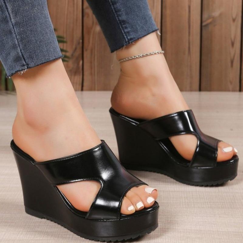 Fashion Women's Shoes 2025 Hot Sale Open Toe Women's Slippers Platform Outdoor Casual Slippers Women Super High Wedges Round Toe Sandals